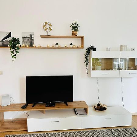Apartments05 In New Building With Free Parking Panorama City - Amazing View Close To Old Town Pozsony Kültér fotó